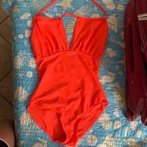 One piece swim